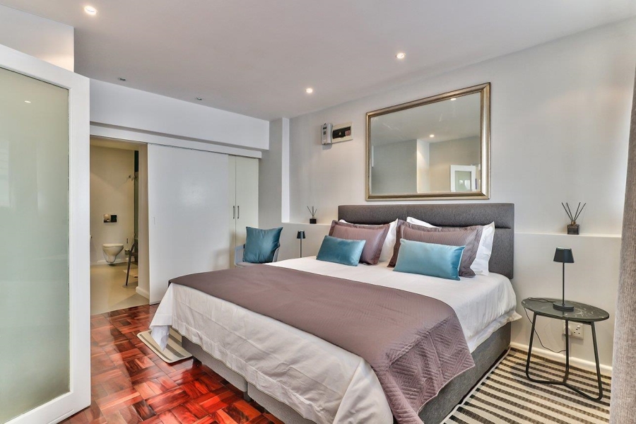 1 Bedroom Property for Sale in Sea Point Western Cape